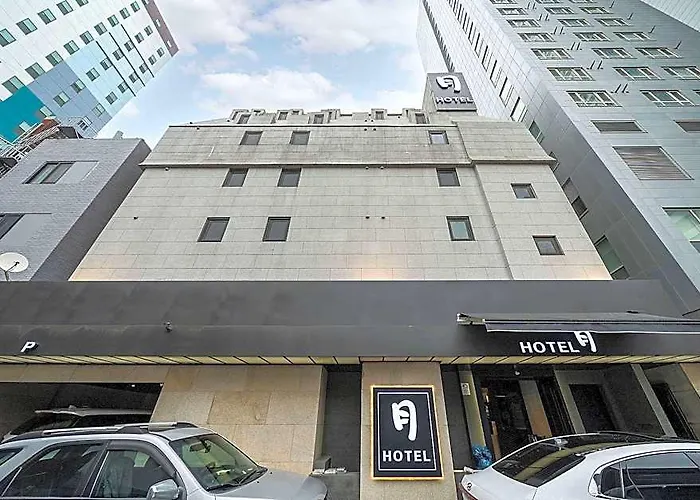 Sinchon Wol 호텔 3*